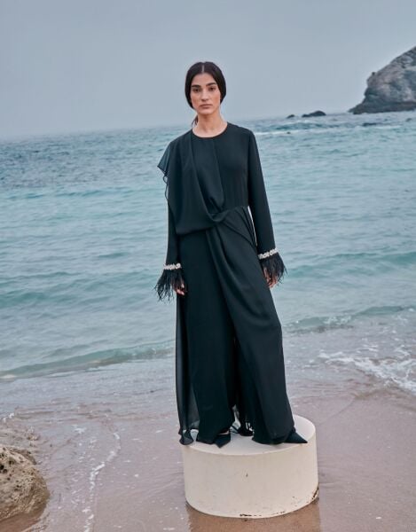 Kolları Tüylü Şifon Detaylı Tulum